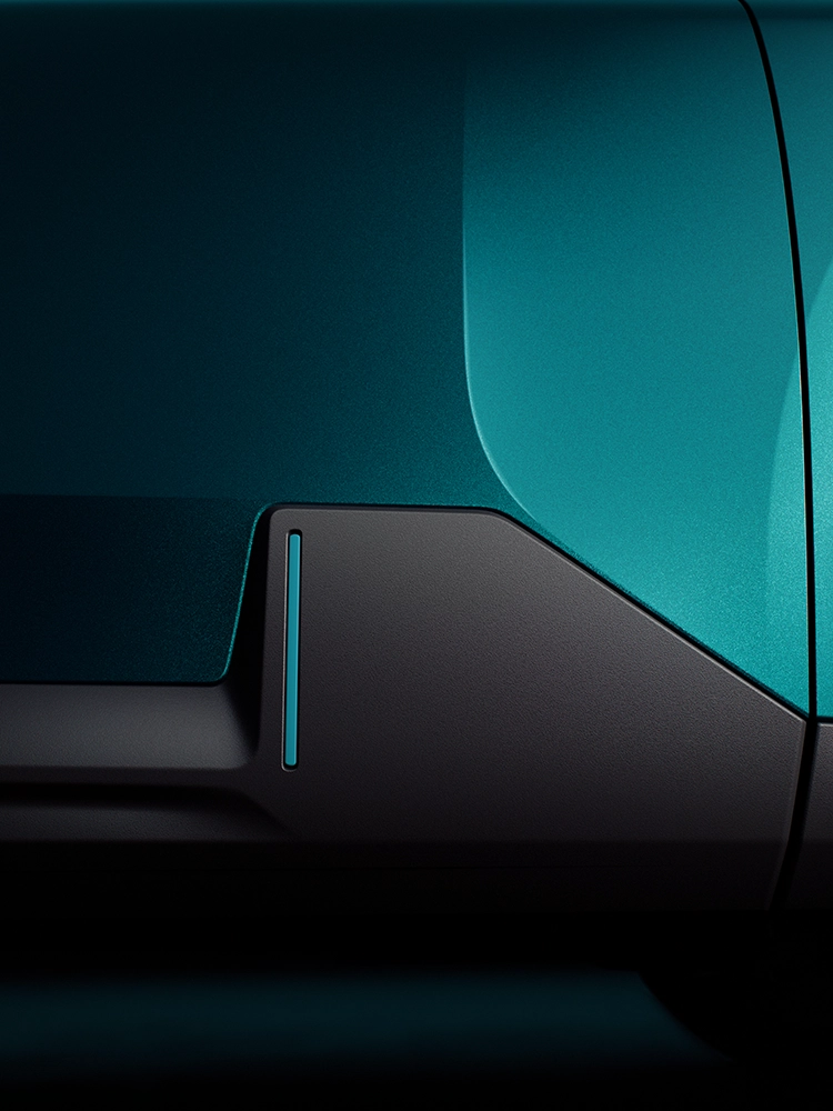 Vue détaillée de l’avant de la Citroën C5 Aircross Émeraude mettant en avant les inserts de couleur spécifiques à la version Émeraude ainsi que les détails distinctifs de la face avant, renforçant le style affirmé de ce SUV familial.