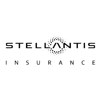 Vue de face du logo Stellantis Insurance avec un habillage de marque sécurisé et durable pour des services de mobilité innovants.