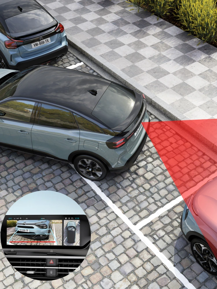 Vue arrière de ë-C4 avec caméra 180°, visibilité dégagée, la sécurité et techno marche arrière premium et en confiance.