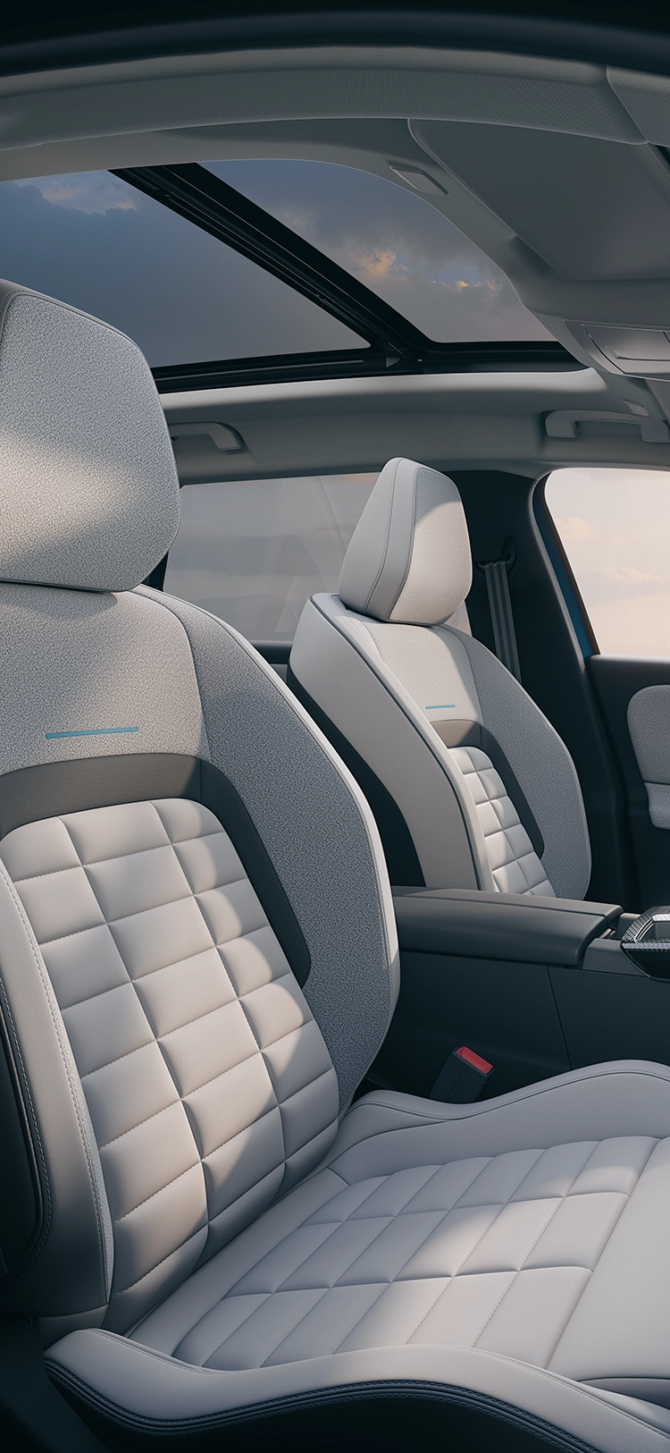 Vue latérale de l’intérieur de la Citroën ë-C5 Aircross Émeraude mettant en avant les sièges Citroën Advanced Comfort et la praticité spacieuse d’un SUV familial.